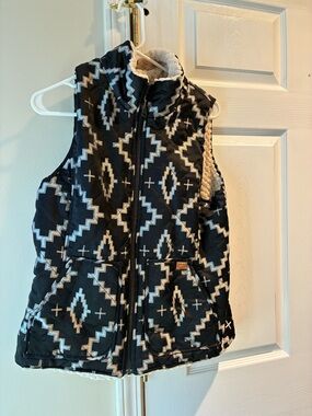 Ariat Black & White Geometric Sherpa Vest